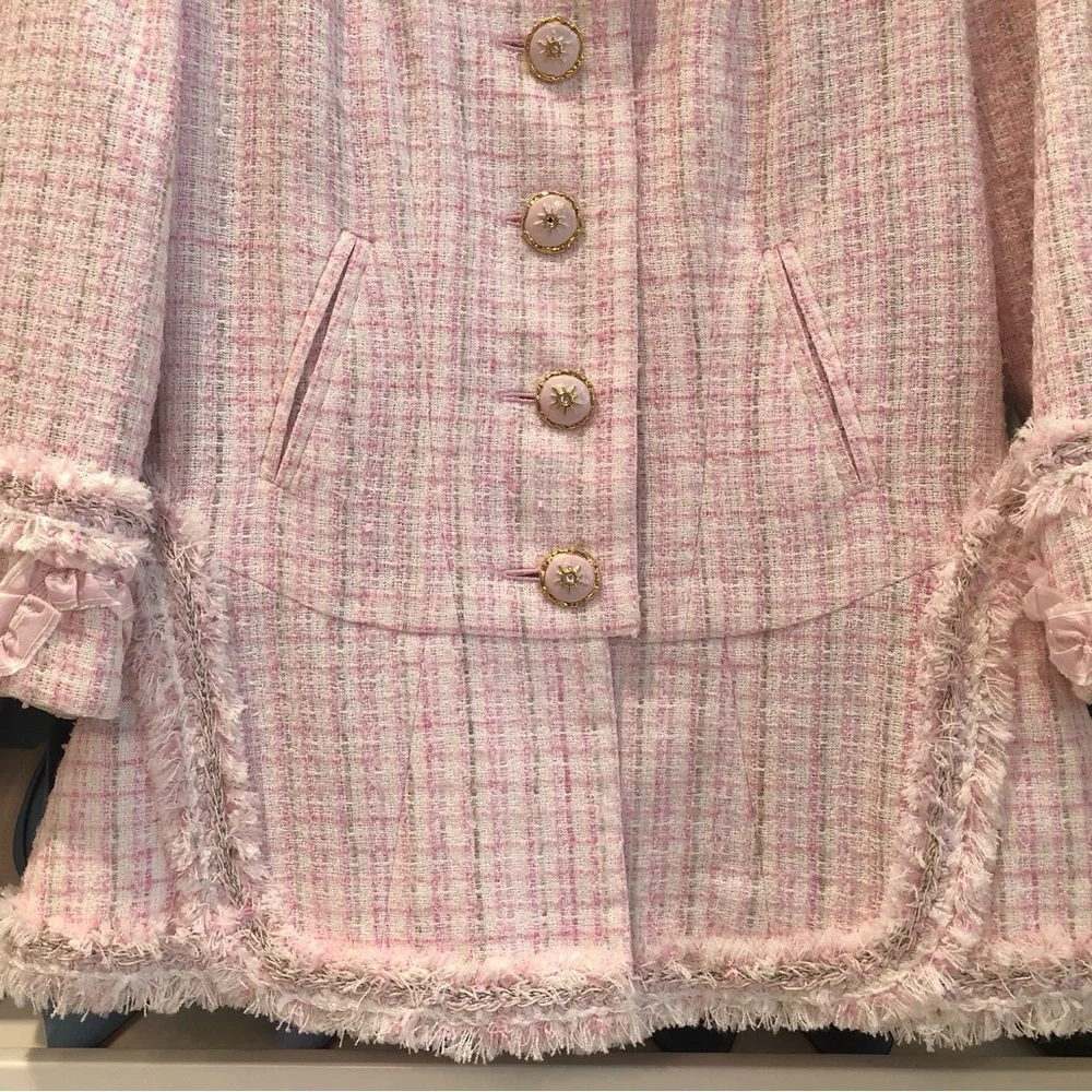 Chanel Runway Pink Jacket w/Embellishments, Pink & Gold Custom Buttons Size 40 - Picture 10 of 13